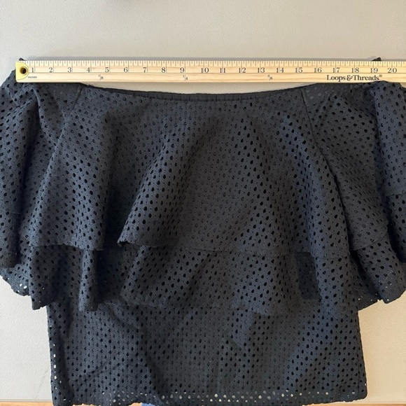 Banana Republic Womens Off The Shoulder Ruffle Blouse S Black Eyelet Feminine - Picture 14 of 14